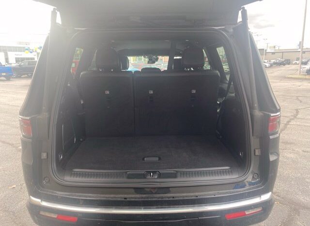 
								Jeep Wagoneer full									