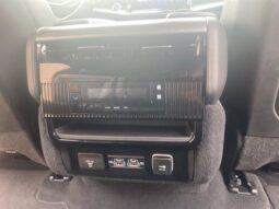 
										Jeep Wagoneer full									