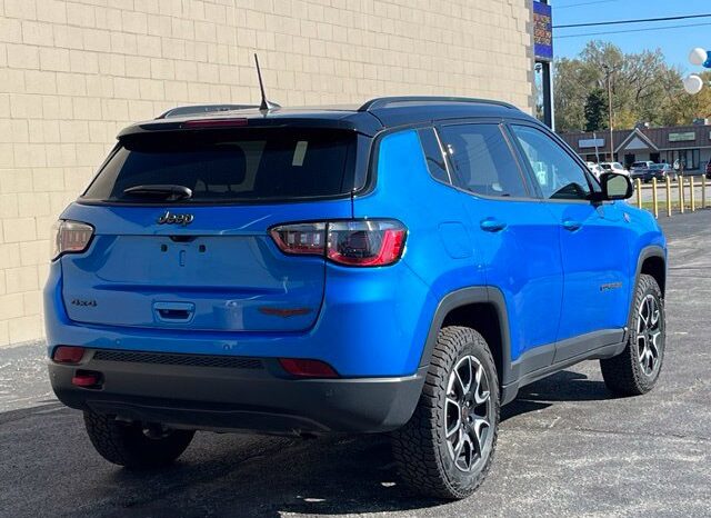 
								Jeep Compass full									