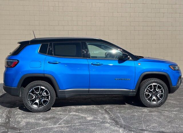 
								Jeep Compass full									