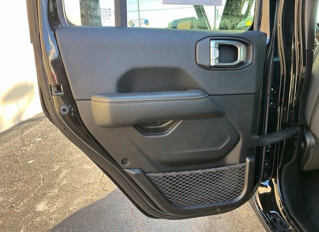 
								Jeep Wrangler full									