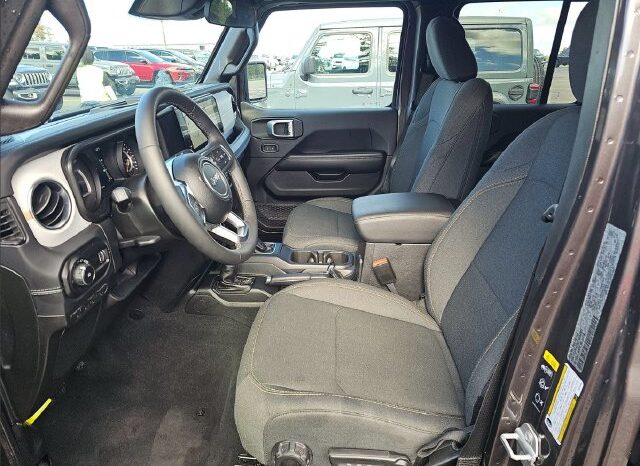 
								Jeep Wrangler full									