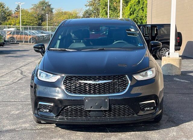 
								Chrysler Pacifica full									