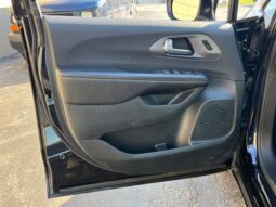 
										Chrysler Pacifica full									