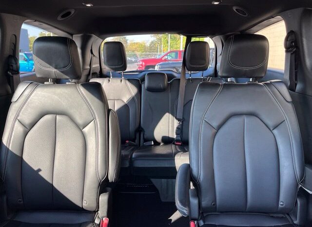 
								Chrysler Pacifica full									