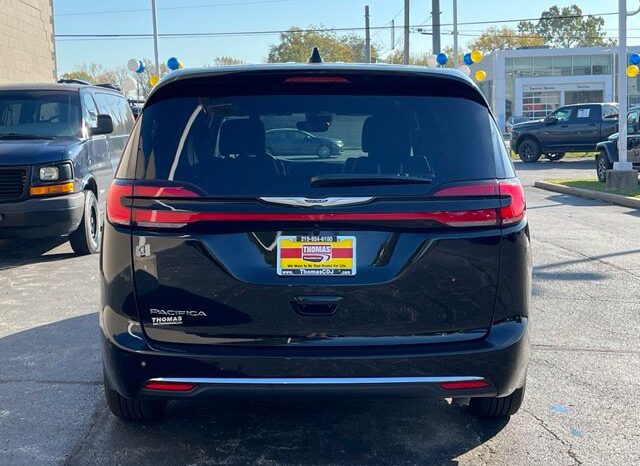 
								Chrysler Pacifica full									