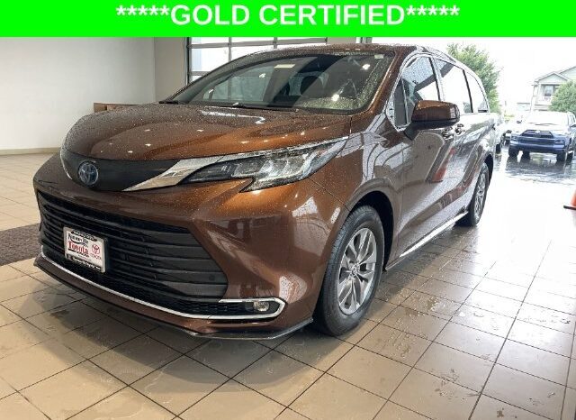 
								Toyota Sienna full									