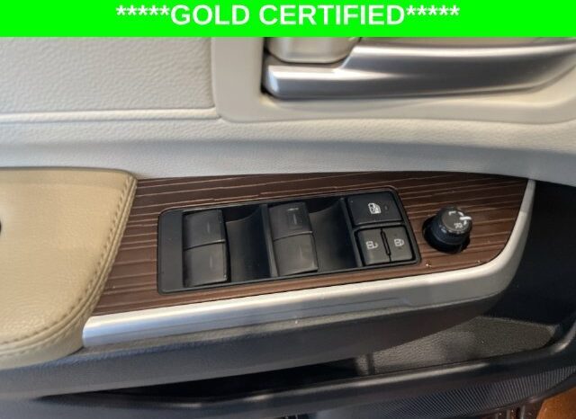 
								Toyota Sienna full									
