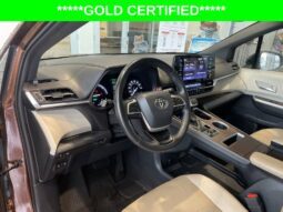 
										Toyota Sienna full									
