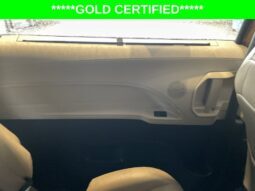 
										Toyota Sienna full									