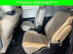 
										Toyota Sienna full									