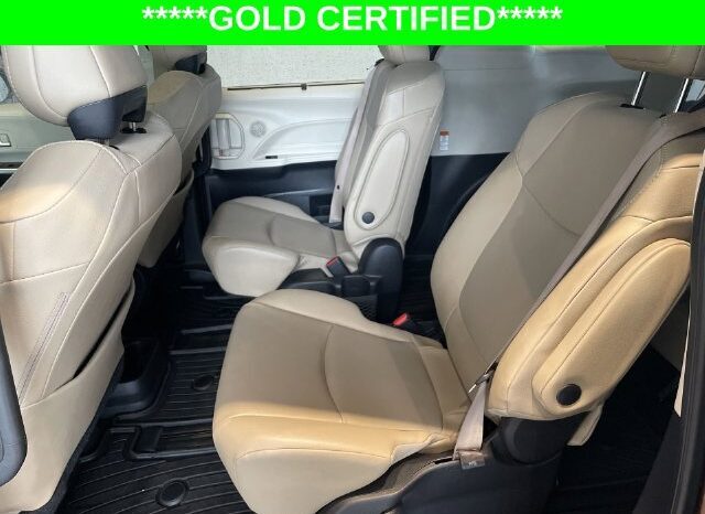 
								Toyota Sienna full									