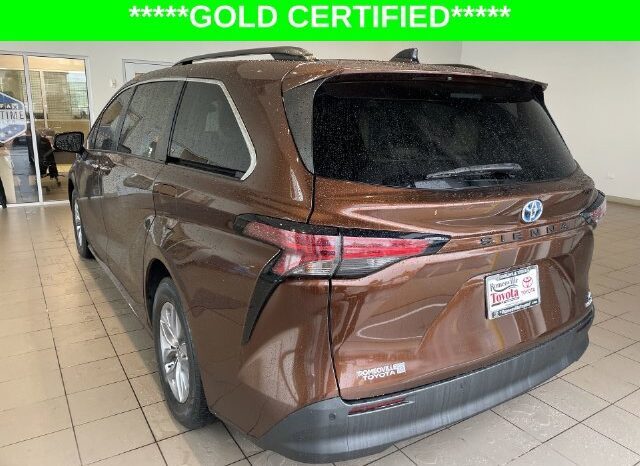 
								Toyota Sienna full									