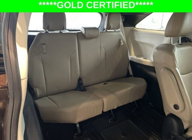 
								Toyota Sienna full									