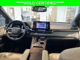 
										Toyota Sienna full									