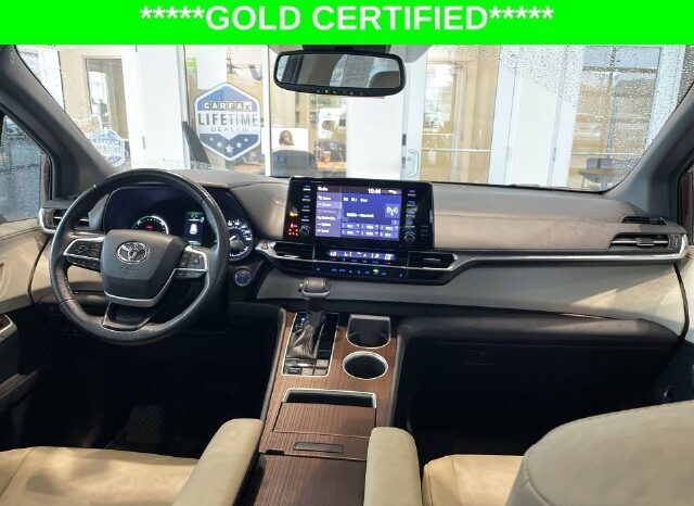 
								Toyota Sienna full									