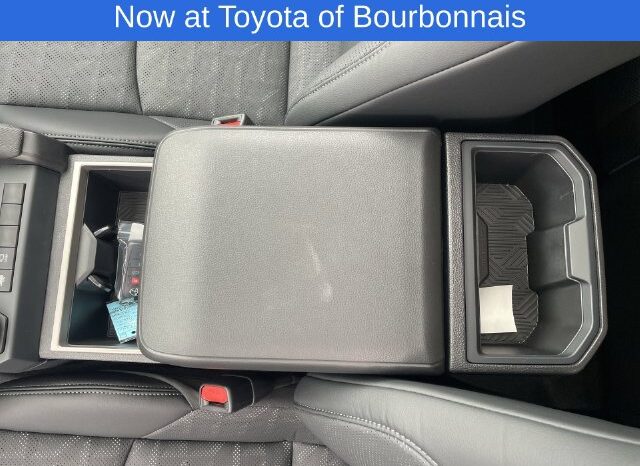 
								Toyota Tacoma full									