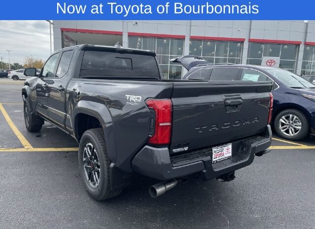 
								Toyota Tacoma full									