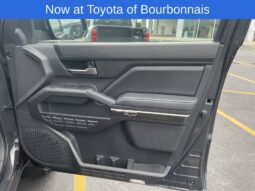 
										Toyota Tacoma full									