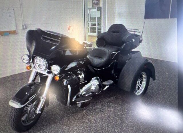
								Harley-Davidson TriGlide full									