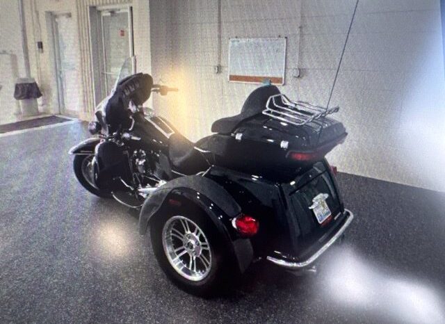 
								Harley-Davidson TriGlide full									