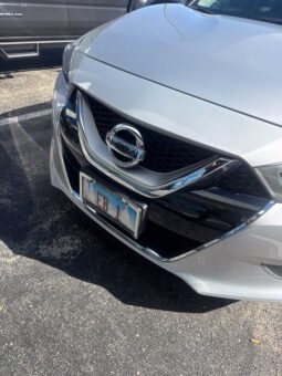 
										Nissan Maxima full									