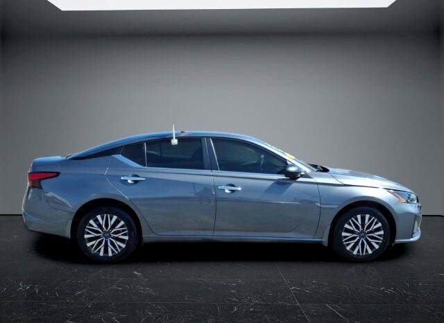 
								Nissan Altima full									