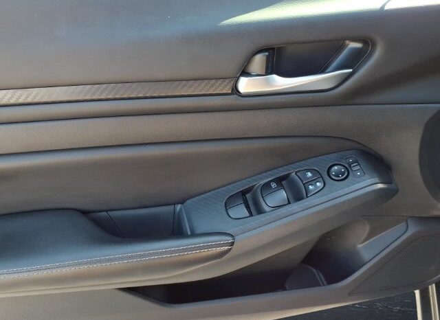 
								Nissan Altima full									