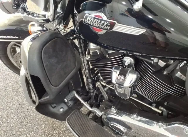 
								Harley-Davidson TriGlide full									