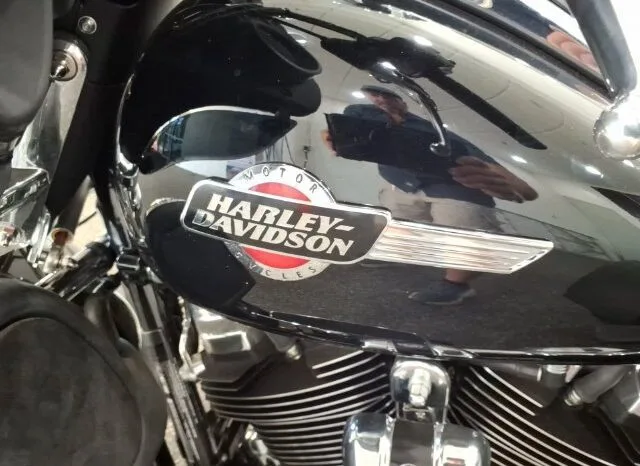 
								Harley-Davidson TriGlide full									
