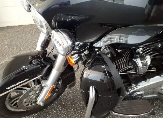 
								Harley-Davidson TriGlide full									