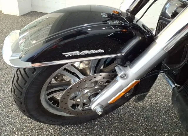 
								Harley-Davidson TriGlide full									