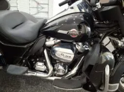 
										Harley-Davidson TriGlide full									