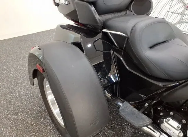 
								Harley-Davidson TriGlide full									