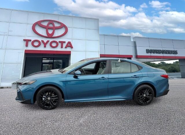 
								Toyota Camry full									