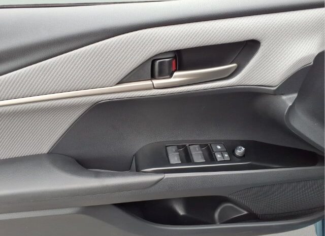 
								Toyota Camry full									