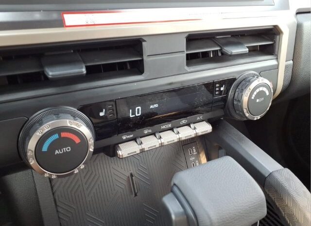 
								Toyota Tacoma full									