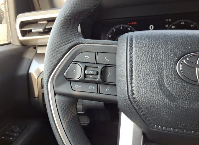 
								Toyota Tacoma full									