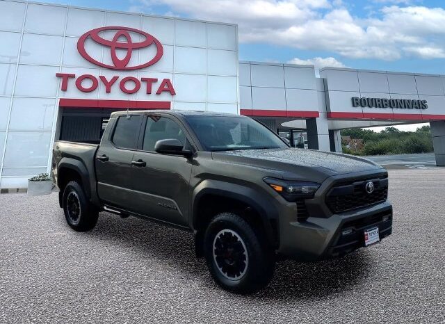 
								Toyota Tacoma full									
