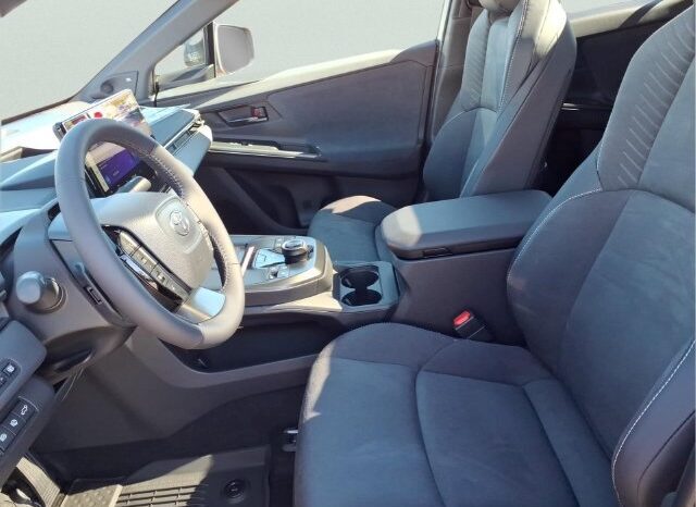 
								Toyota C-HR full									