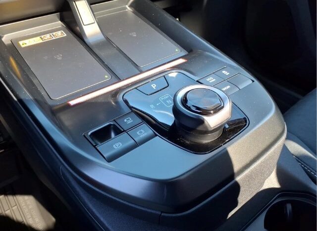 
								Toyota C-HR full									