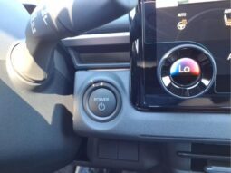 
										Toyota C-HR full									