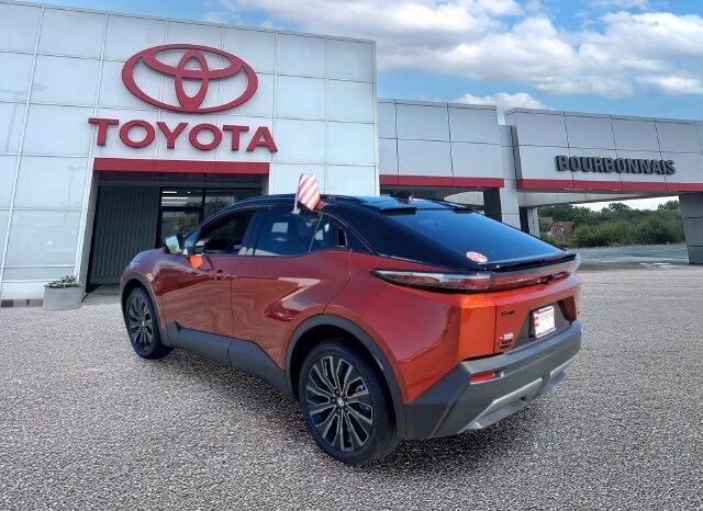 
								Toyota C-HR full									
