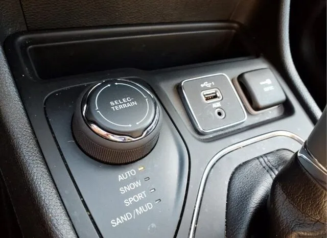 
								Jeep Cherokee full									