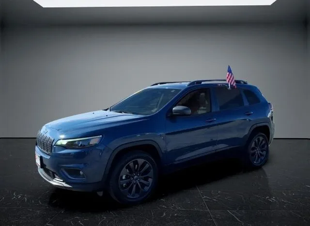
								Jeep Cherokee full									