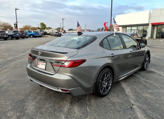 
								Toyota Camry full									