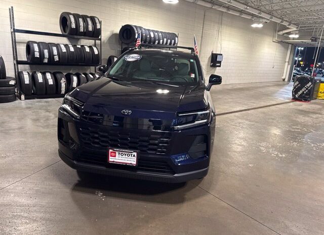 
								Toyota RAV4 full									