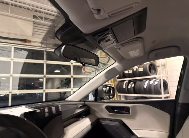
								Toyota RAV4 full									