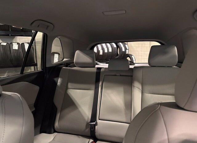 
								Toyota RAV4 full									
