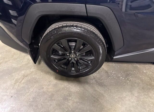 
								Toyota RAV4 full									